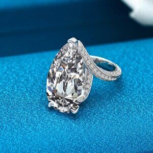 22cwt Pear Cubic Zirconia 925 Sterling Silver Glamorous Engagement Ring